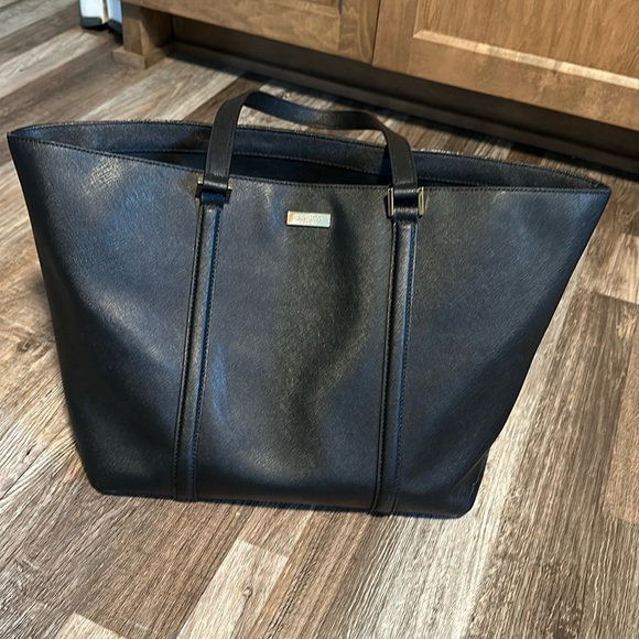 kate spade Handbags - Kate Spade | Black Large Saffiano Leather Tote